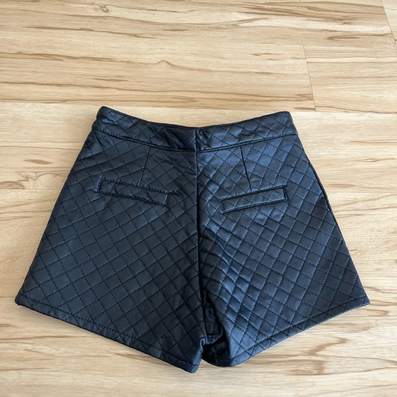High Waist Quilted Faux Leather Shorts - Picture 2 of 2